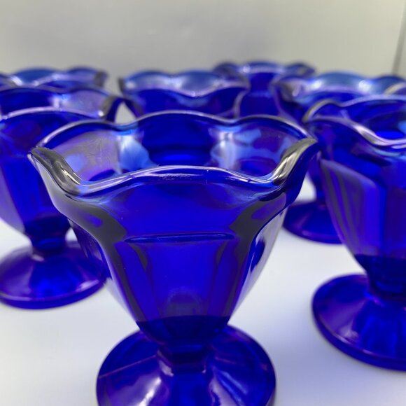 Vintage ANchor Hocking Cobalt Blue Glass Sundae/Dessert Cups (set of 7) - Picture 4 of 10